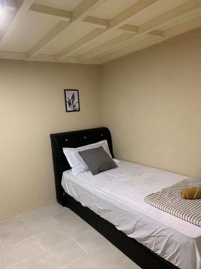 Euc Room Stay Tuaran Esterno foto