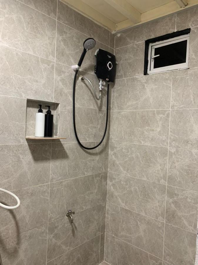 Euc Room Stay Tuaran Esterno foto